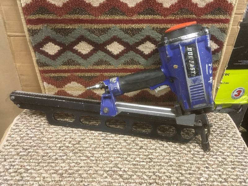 lot 61 image: Duo-Fast NSP-350F1 Round Head Strip Nailer - Plastic Collation  used in working conditions