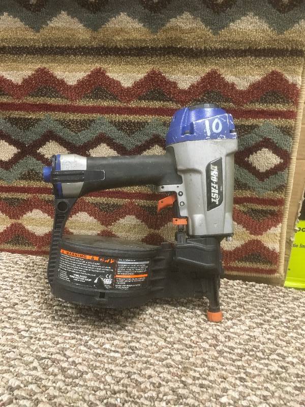 lot 62 image: DuoFast DF225C 1.5 to 2.5 inch Coil Sinding Nailer 502950 nail gun used in working conditions