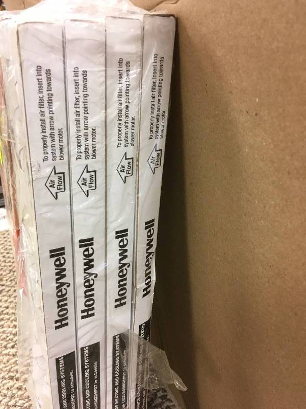 lot 47 image: Honeywell Allergen Plus Air Filter - 16 x 20 x 1 Pack of 4