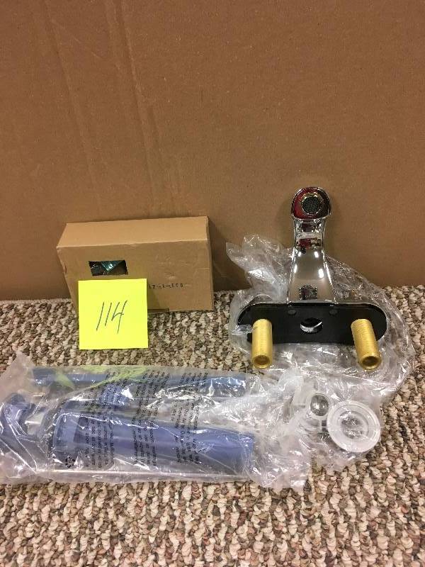 lot 114 image: Delta Classic 4 in. Centerset 2-Handle Bathroom Faucet in Chrome