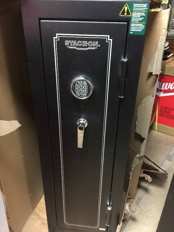 lot 141 image: Stack-On  8-Gun Electronic Lock, Matte Black not used
