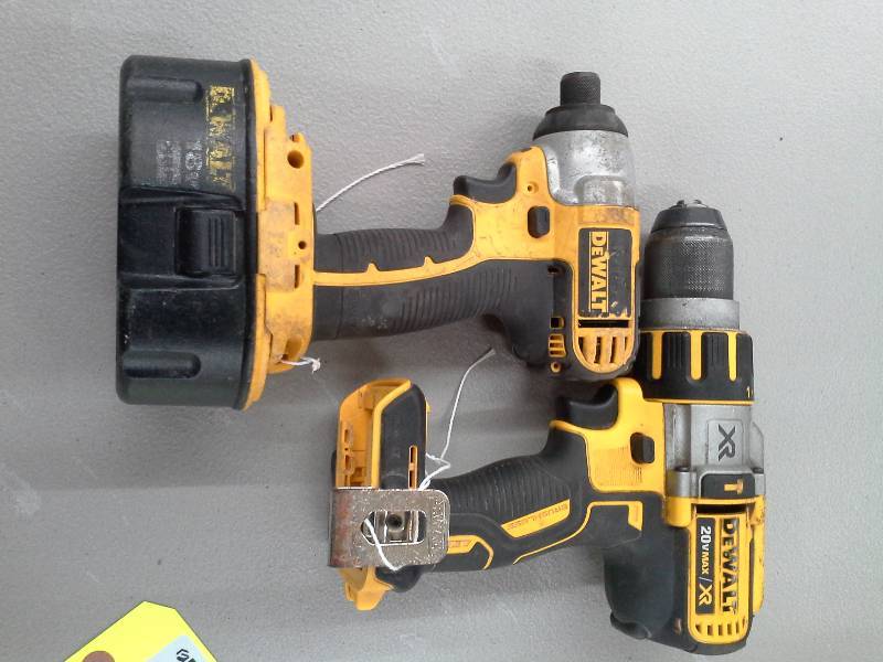 lot 302 image: Pair of cordless Dewalt drills