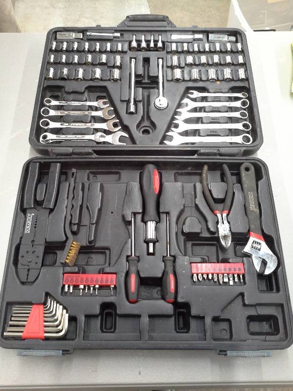 lot 305 image: Durabuilt Hand tools