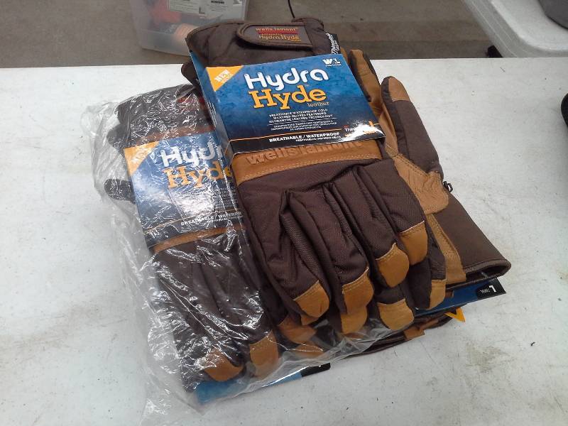 lot 337 image: Hydra Hyde Winter Gloves (Most Large)