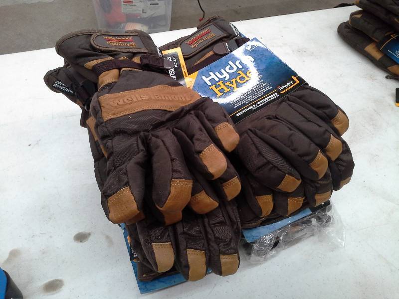 lot 338 image: Hydra Hyde Winter Gloves (Most Large)