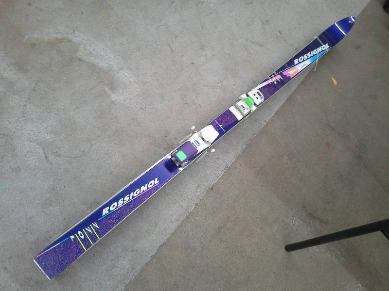 lot 362 image: Rossignol Skis