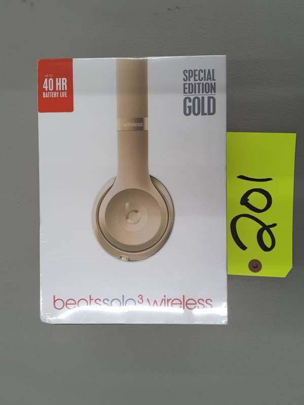 lot 201 image: Beats Solo3 Wireless Headphones