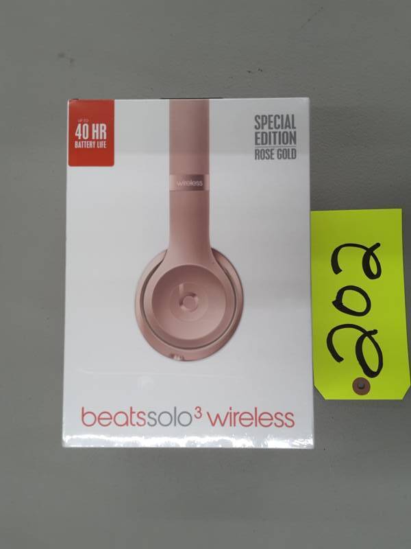 lot 202 image: Beats Solo3 Wireless Headphones
