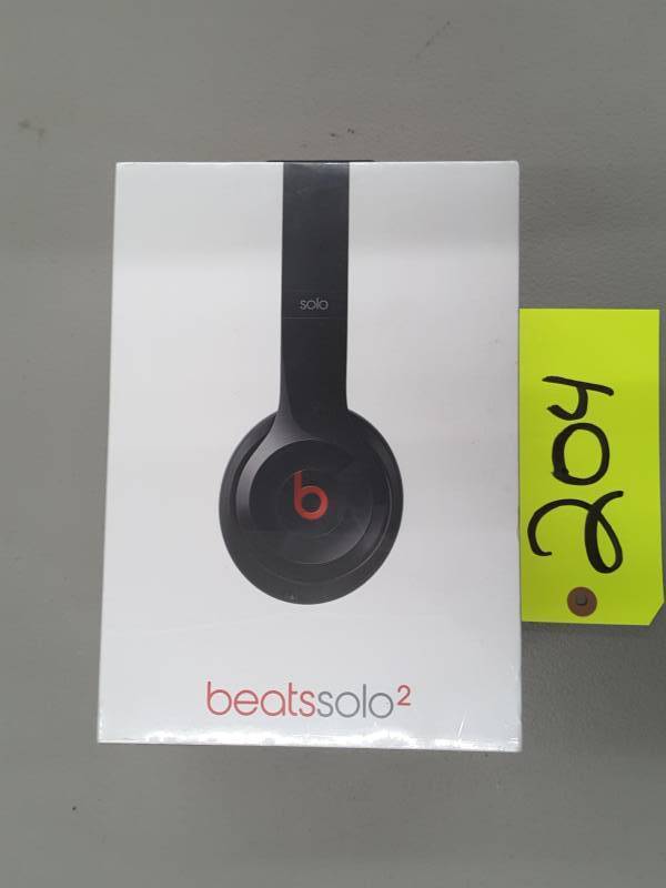 lot 204 image: Beats Solo2 Headphones