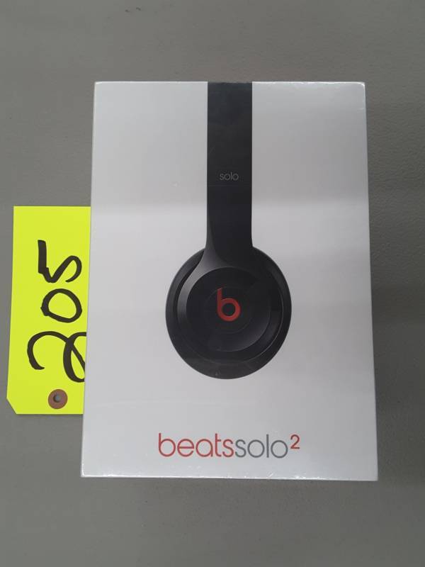 lot 205 image: Beats Solo2 Headphones