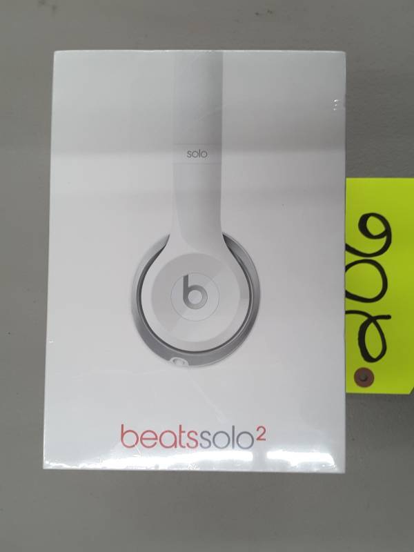lot 206 image: Beats Solo2 Headphones