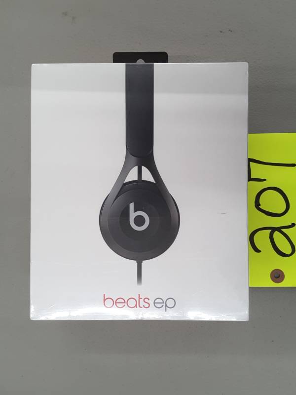 lot 207 image: Beats EP Headphones