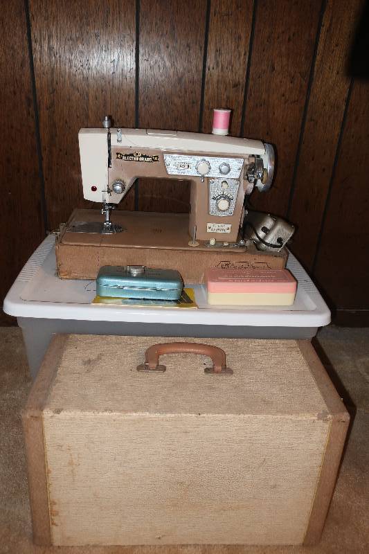lot 70 image: VINTAGE ELECTRO GRAND AUTOMATIC SEWING MACHINE IN CASE