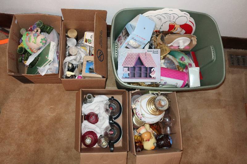 lot 74 image: MISC HOUSEHOLD ITEMS