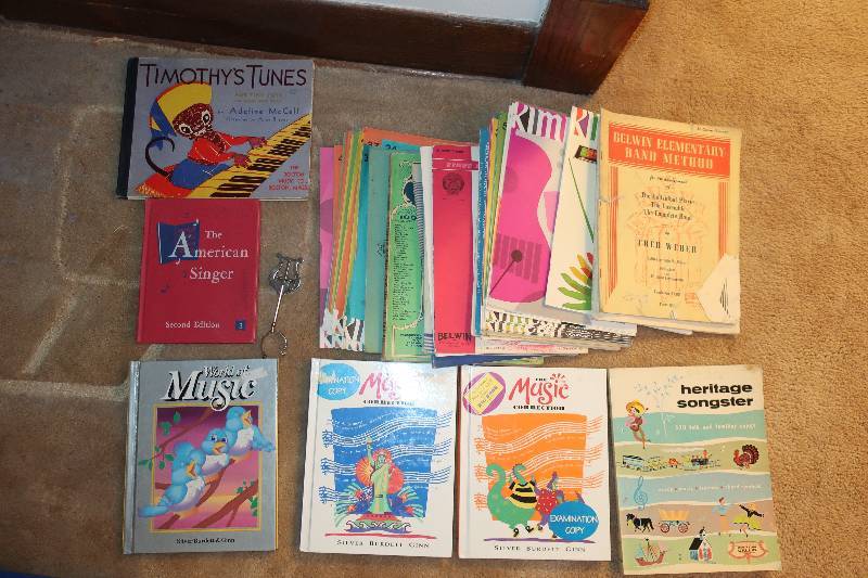lot 77 image: VINTAGE KIDS PIANO MUSIC