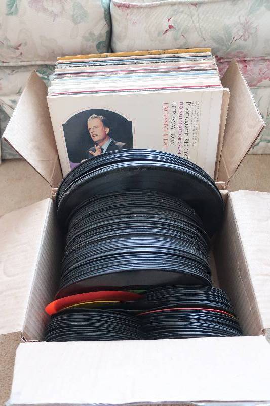 lot 86 image: 2 BOXES OF ASSORTED RECORDS