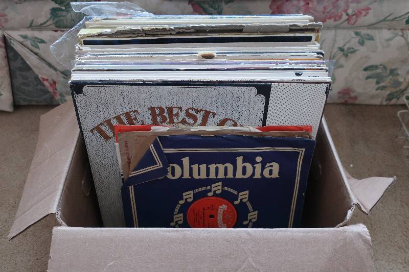 lot 88 image: BOX OF MISC RECORDS