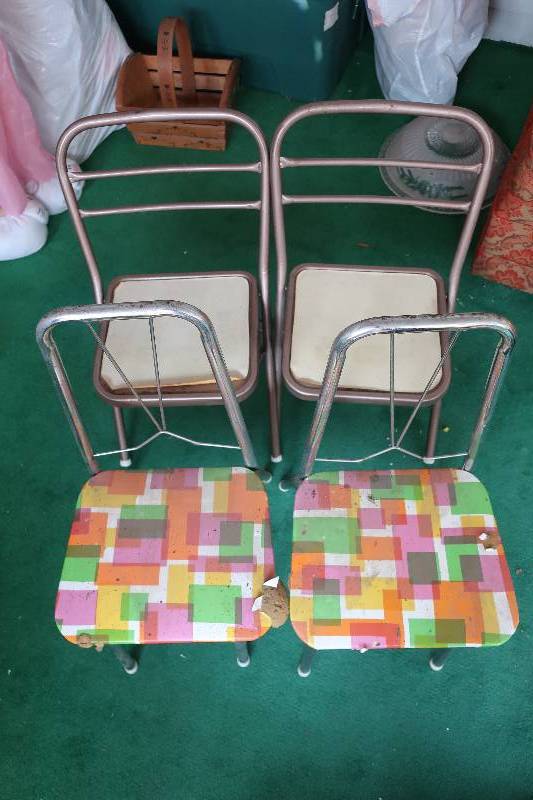 lot 94 image: 4 KIDS CHAIRS - PROJECT PIECES