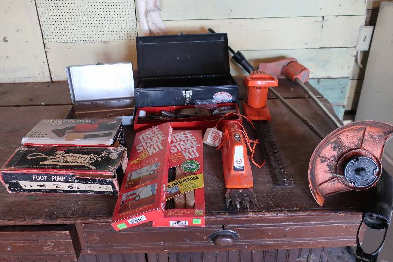 lot 97 image: TOOL LOT