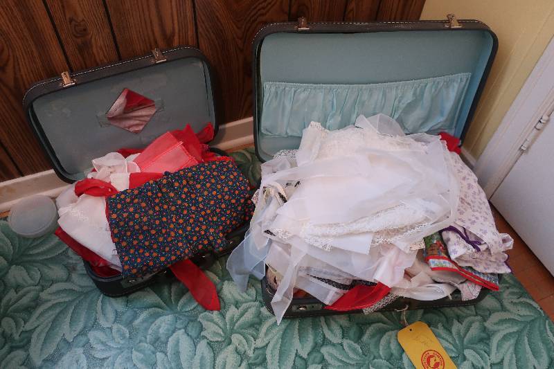 lot 127 image: 2 VINTAGE SUITCASES WITH VINTAGE CLOTHES