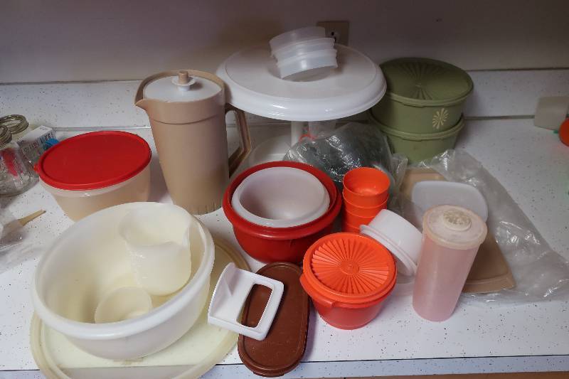 lot 167 image: TUPPERWARE LOT