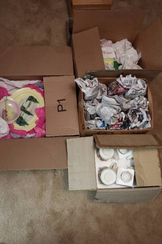 lot 180 image: 4 BOXES OF GLASSWARE