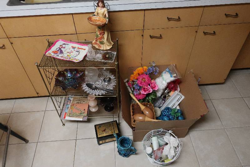 lot 197 image: MISC HOUSEHOLD