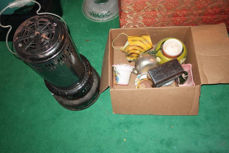 lot 201 image: KEROSENE HEATER, BOX OF FLOWER POTSPLANTERS