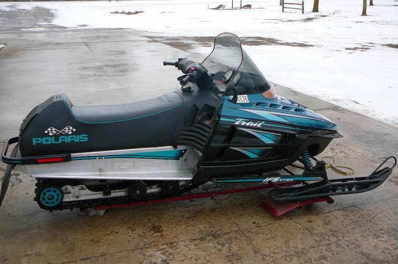 lot 2 image: 1996 Polaris Snowmobile Indy 488cc