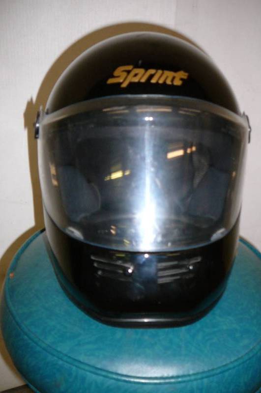 lot 3 image: Sprint Helmet XL