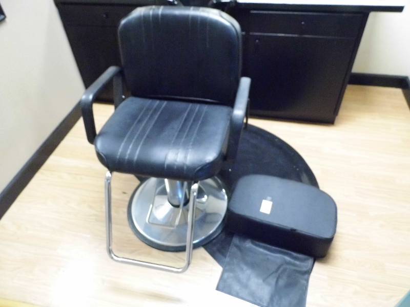 Stylist Chair w Mat - Booster Seat