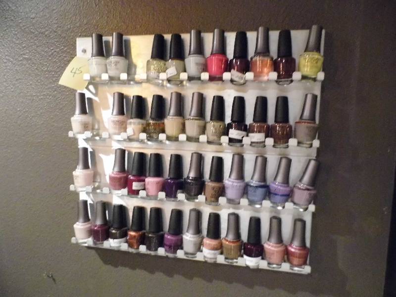Nail Polish w Wall Holder