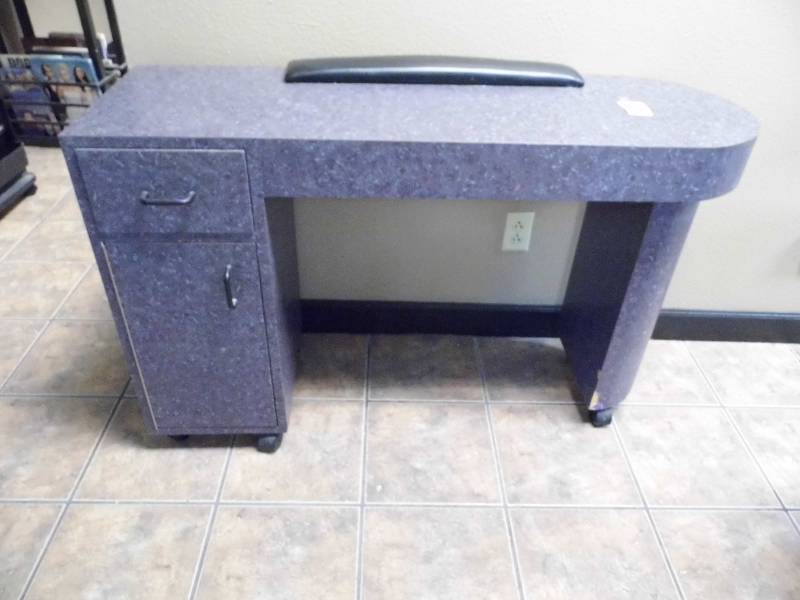 Nail Station