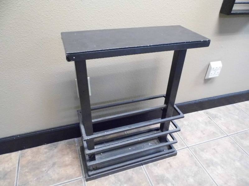 Metal Table w Magazine Holder