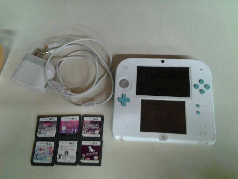 lot 1 image: Nintendo 2DS With Charger & 6-Games