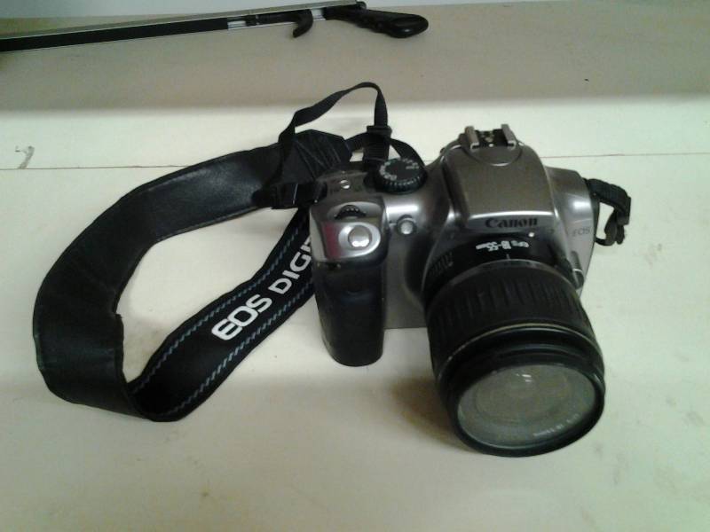 lot 11 image: Canon Rebel EDS Digital Camera
