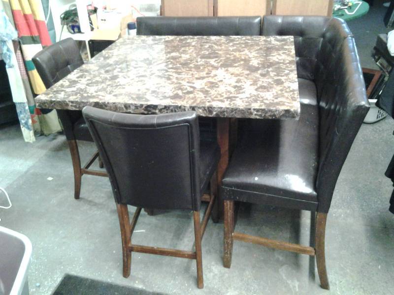 lot 20 image: Espresso 6-Piece Dining SetBanquetteBreakfast Nook