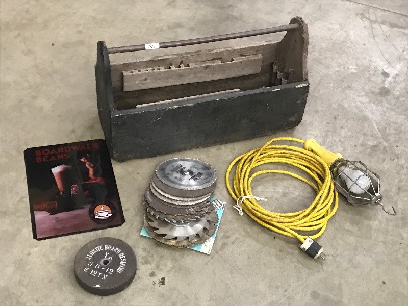 lot 20 image: Carpenters Tool Box With Assorted S...
