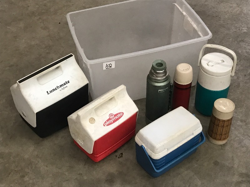 lot 21 image: Tote Of Assorted Lunch Coolers & Th...