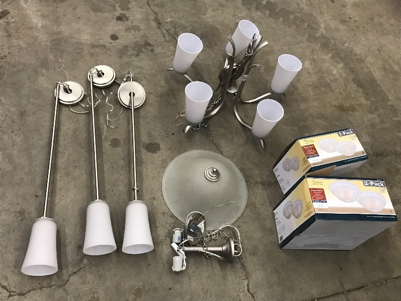 lot 26 image: Lot Of (7) Assorted Light Fixtures ...