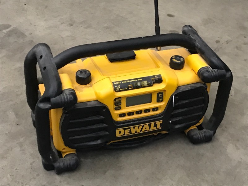 lot 44 image: DeWalt Jobsite Radio  Battery Char...