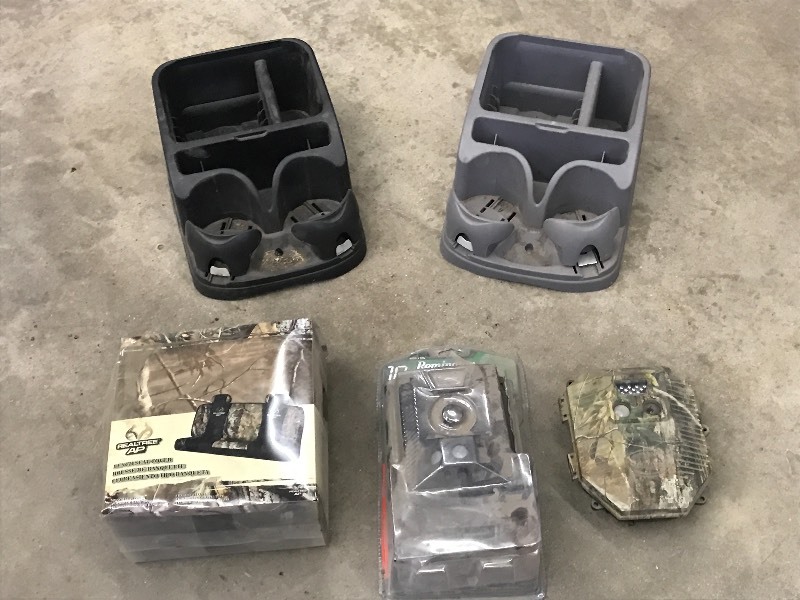 lot 64 image: Lot Of (2) Wild Game Cameras, (1) ...