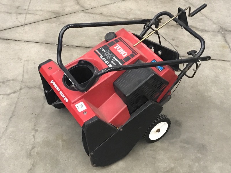 lot 79 image: Toro CCR3650 Single Stage Snow Blow...