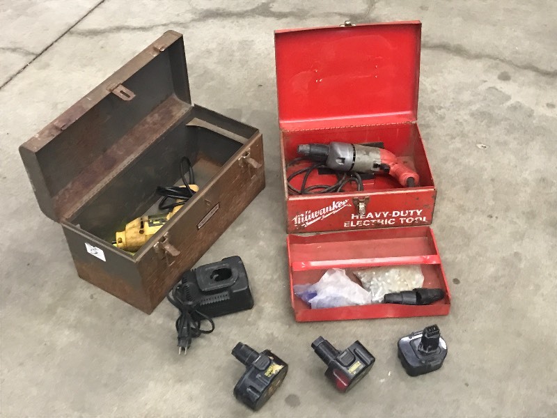 lot 88 image: Lot Of Milwaukee 115Volt Screwgun ...