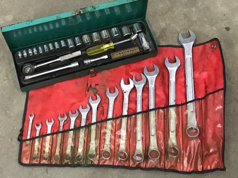 lot 92 image: Lot Of (1) Wrench Set & (1) Socket ...