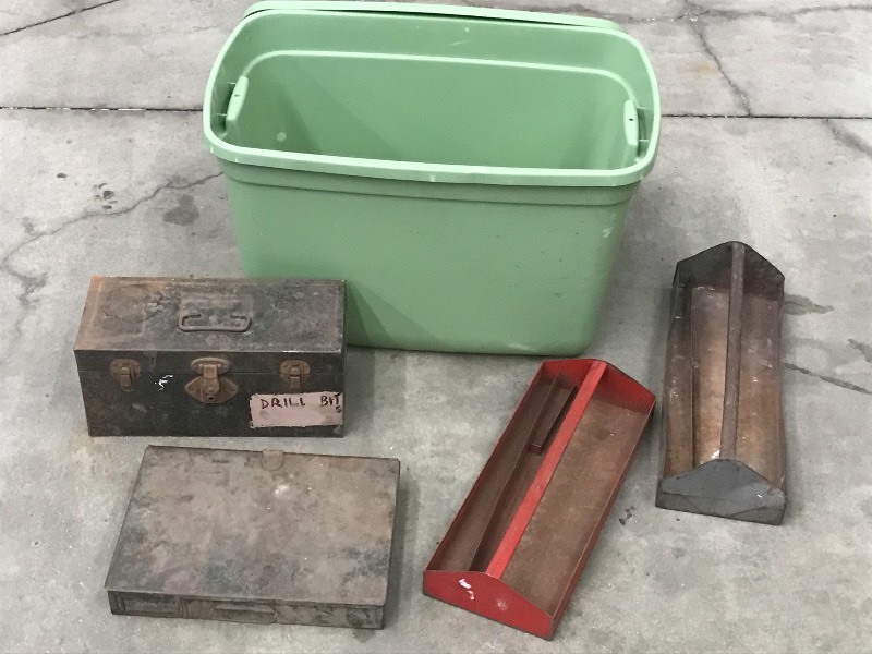 lot 97 image: Toolbox Lot