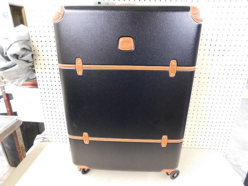 lot 457 image: BRICS HARD SIDE LUGGAGE ON WHEELS