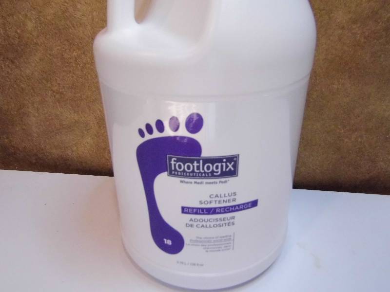 lot 16 image: FootLogix Assorted Product