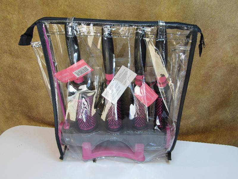lot 33 image: Enzo Milabno Styling Brushes
