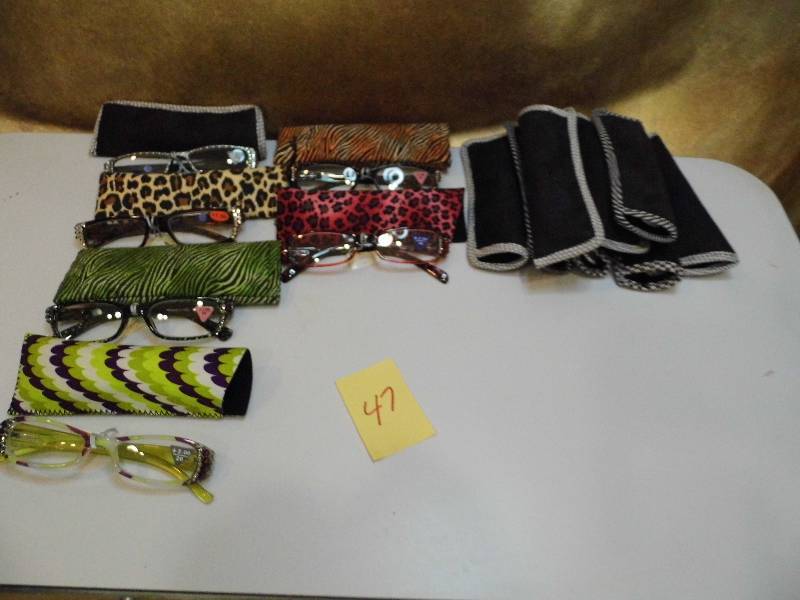 lot 47 image: Readers wMatching Cases